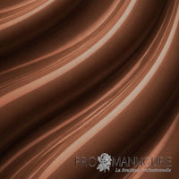Couleur 1944 Paris Gel Vegan, teinte Giada NGV266: marron moyen, terre de Sienne au fini crème.