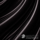 Couleur Kaela 1944 Paris Gel Vegan. Couleur marron-noir très sombre, brun intense au fini crème.