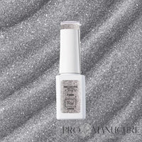 Résultat gel vegan cat eye Luna 1944 Paris argent miroir effet magnétique sur ongles naturels