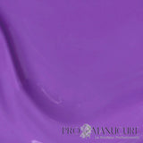 Zoom texture et couleur OPI Glowin' on Vacay, violet vif fini crème opaque