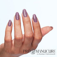 OPI-Vernis-Traditionnel-Incognito-Mode-Hand
