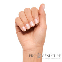 Vernis semi-permanent CND Shellac Romantique rose laiteux translucide sur les ongles