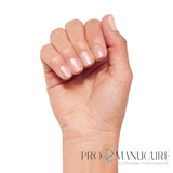 Vernis semi-permanent CND Shellac Strawberry Smoothie rose poudré nacré sur les ongles