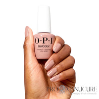 Manucure mauve nude OPI France-y Seeing You Here avec bouteille