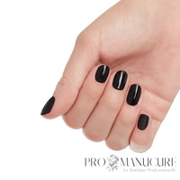 OPI Lincoln Park After Dark violet prune foncé porté sur les ongles
