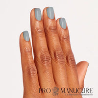 OPI-Infinite-Shine-ring-bare-er-Hand