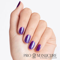 OPI-Infinite-Shine-the-sound-of-vibrance-Hand
