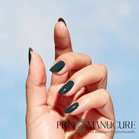 Vernis-Bio-OPI-Nature-Strong-Leaf-By-Example-Hand