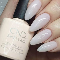 Shellac-Bouquet-Hand