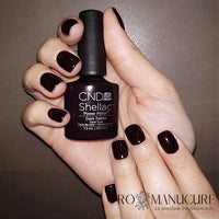 Shellac-Dark-Dahlia-Hand